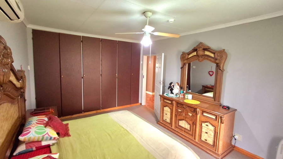 4 Bedroom Property for Sale in Vaalpark Free State